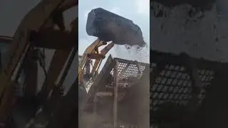 Scren batubara agar menaikkan nilai jual #tambangbatubarakaliman #excavator #alatberatterbesar