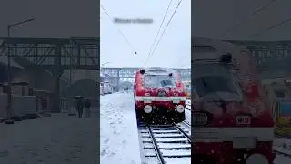 Banihal Railway Station: Kashmir | Live Snowfall | Jammu | Kashmir #banihal #kashmir #jammu #train