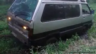 Езда по бездорожью. Toyota Master Ace.