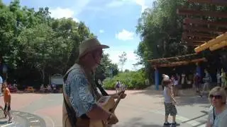 GiTar Dan at Disney's Animal Kingdom, orlando Florida - Here Come The Hoopers