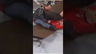 Ди-Вон Дадли о том, как Мэй Янг пукнула в Баббу Рэя Дадли во время Powerbomb