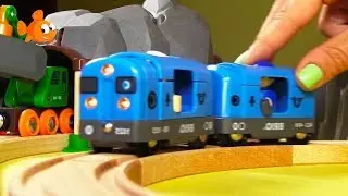Toy Train Demo: BRIO City! High Quality Build & Play Trucks: สาธิตรถไฟของเล่น