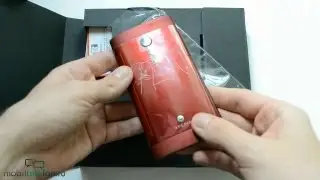 Распаковка Sony Xperia Ion в красном цвете (unboxing)