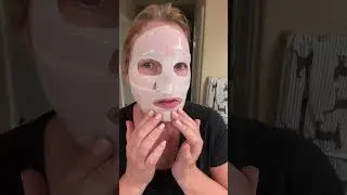 I tried the viral deep anti-wrinkle collagen mask.