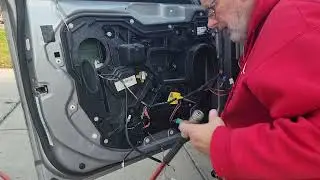2014 Chrysler Town and Country Window Regulator Replacement