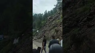 Mandi Gohar me landslide