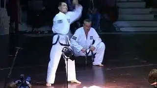 40 Years Taekwondo Kwon, Jae-Hwa Breaking demonstration 1
