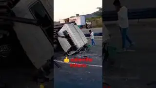 truck accident#truck#shorts#short#viral#viralvideo#youtubeshorts #status#trending