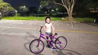 Aprendendo andar de Bicicleta sem Rodinhas... Será que vou Cair ??