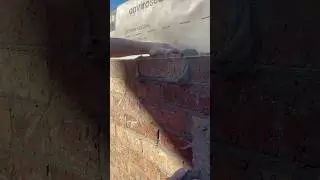 Apprentice joins us on the scaffold #bricklaying #apprentice #tradie #satisfying
