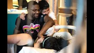 Big Brother Supports Mom While Sister is Born | Toronto Birth Photographer