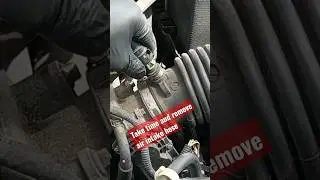 осторожно!!! безопасное отсоединение шланга #PCV от воздухозаборного шланга. не повредите!!! #воз...