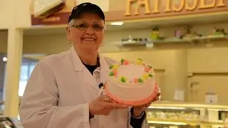 Meet our World Class Cake Decorators: Store 29 - Holden