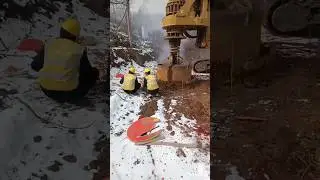 DRILLING IN BLIZZARD: MACHINE VS. SNOWFALL 💥💥 #drillingrig #drillingcrew #drillrig #borrdrilling