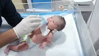 See What Happened! 😍 Adorable Baby&rsquo;s First Feeding Moment | Heart-Touching Newborn Experience
