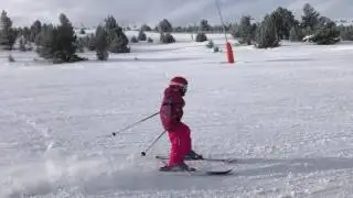 Скоростной спуск с синей трассы la Molina. Fast descent from blue slope 6 year old child