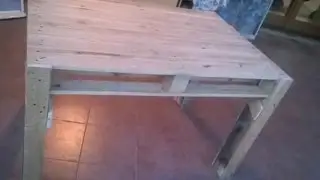 COSTRUIRE UN TAVOLO CON I PALLETS - Table made from pallets