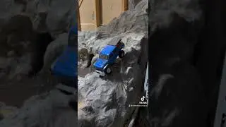 Stock Axial SCX 24 Gladiator 1st Crawl On Course #axial #crawler #canada_life🇨🇦 #trend #rc #viral