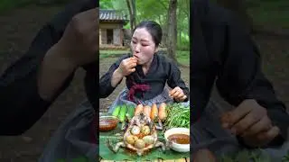 🥚 Unusual Foods Mukbang: Grilled Frog & Eggs 🤯 #Foodie #StrangeFoods #EatWithMe