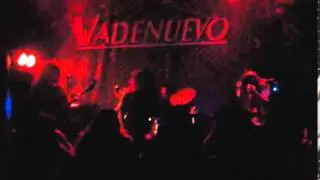 DECESOR:: martillazo en la cabeza, sadomania y sol