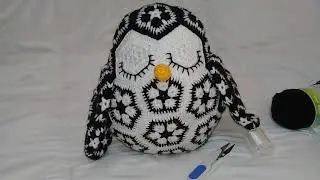 Pinguino tecnica flor africana,para mis amiguitas tejedoras!!🐧💛