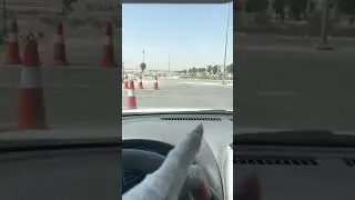 موقف موازي يسار بطريقة مدرسة شرق