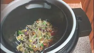 Stir fry quorn pieces with vegetables