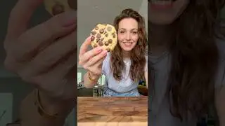 I can&rsquo;t stop making these 6 Ingredient Almond Flour Chocolate Chip Cookies #shorts