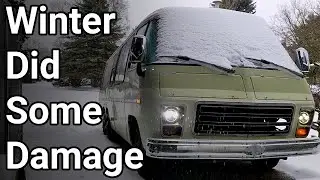 Building the Best Damn GMC Motorhome Ever E.21 - Winter Carnage & Roof Vents