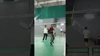 Latihan ringan buat mereka #badminton #badmintonlovers #shorts