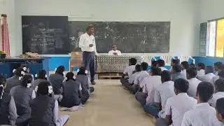 Carrier guidance 11 and 12 students
