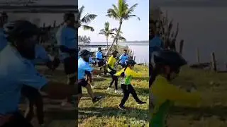 Dancing Riders. During Sunday Group Ride #cycling #cyclotrivians