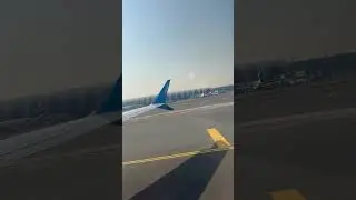 Taking of in a plane from Dubai ✈️