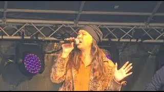 Zangeres Miranda Melger & Band weer Super tijdens UitFestival Almere Centrum op 27 september 2025
