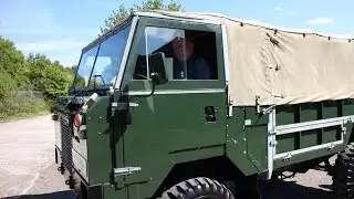 Drive old Land Rovers! Land Rover Heritage Driving Experience