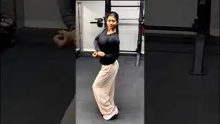 Woman bodybuilding posing 💪#motivation #viralvideo #viral #shorts #fitness #bodybuilding #women