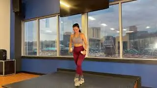 CROSSOVER STEP + ALTERNATING HAMMER CURL 🔥 SALSA DANCE FUSION  @dumbbelldance 