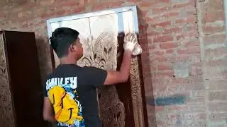 almari pe digain khan pent ki duniya