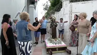 Procesión de Santiago Apóstol al ritmo de 'Paquito el chocolatero'