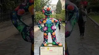 Morphlowers Please! by Marnie Maurri | Morph's Epic Art Adventure London 2023 in aid of Whizz Kidz