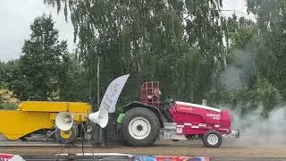 Tractor pulling @ Power Truck Show 2024