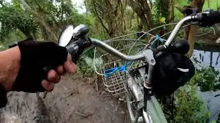 ang maputik at matubig na  lagusan ng imortal na siklista dito sa bulakan bulakan.