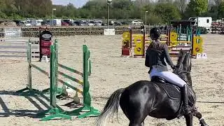 2 rondjes 1.10 bij manege Beukers. Helaas 1 balkje.