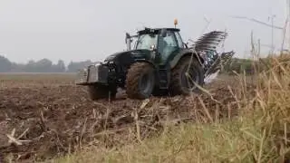 Deutz - Fahr 7250 mit sechs Scharr Pflug!