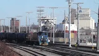 RailPower locomotive au Port de Montr&eacute;al