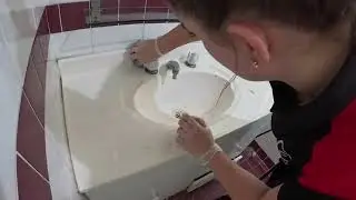 THE MOST SATISFYING HOARDER CLEAN