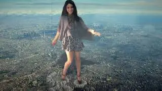 Mega Giantess Vanessa Hudgens - careless walk