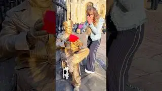 Для моей бедной жены волнение очень быстро улетучилось🤣. #valentinethestatue