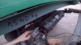 Naprawa pneumatyka przyczepy przed wyjazdem po piach