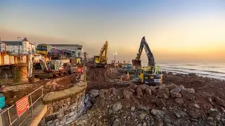 Foggy Start for the Sea Wall Workers